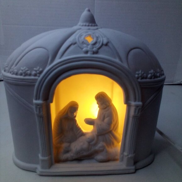 Vintage Porcelain Ceramic Nativity Scene Light Up White Christmas 8" - Picture 4 of 13